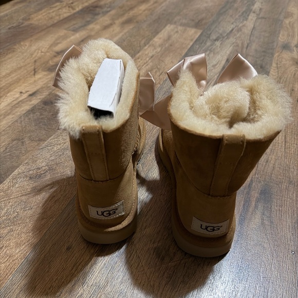 NEW UGG Tan Suede Boots - Picture 4 of 6